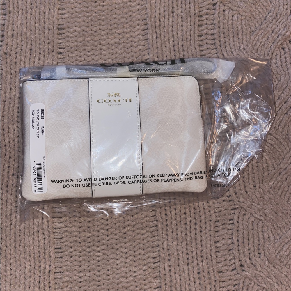 NWT Coach Wristlet